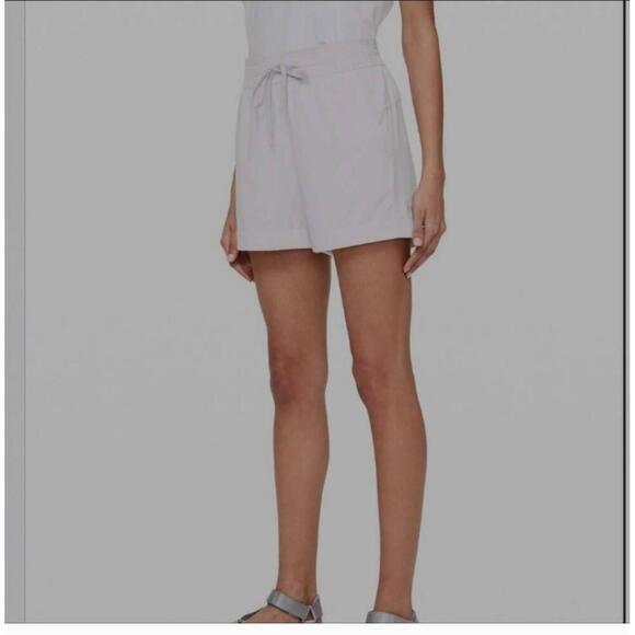 Lululemon Spring Break Away Short *4-way Stretch 3"
Light Chrome color Size 4 - Picture 14 of 15